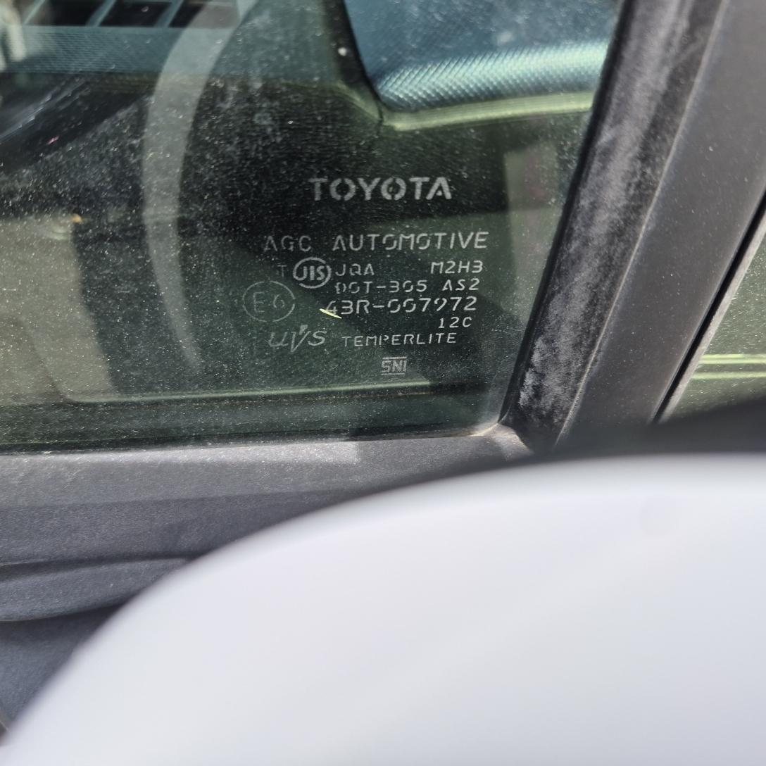 2015 Toyota Prius Left Headlamp View Auto part Left Headlamp Toyota Prius 2015