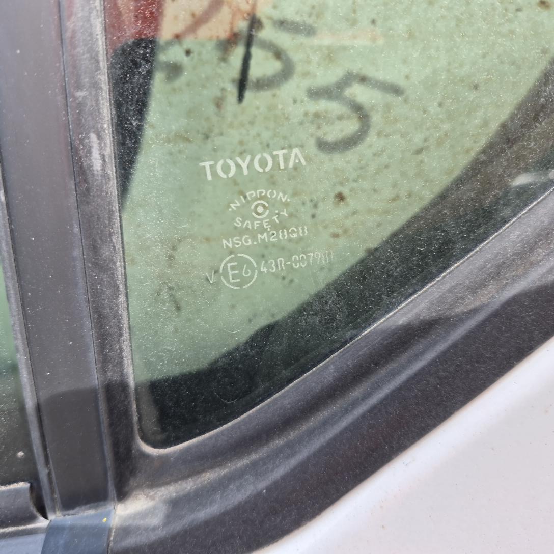 2015 Toyota Prius Left Headlamp View Auto part Left Headlamp Toyota Prius 2015