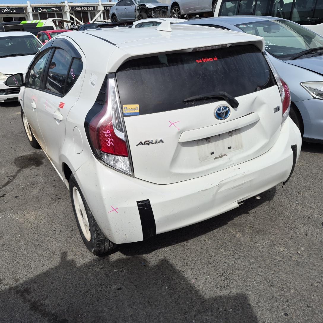 2015 Toyota Prius Left Headlamp View Auto part Left Headlamp Toyota Prius 2015