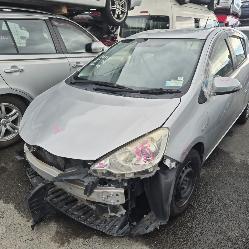 View Auto part Left Headlamp Toyota Prius 2014